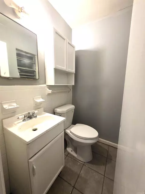 Bath - 1503 S Dakota, Pine Bluff, AR 71601 photo 1 of 3