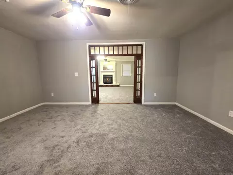 Living - 1503 S Dakota, Pine Bluff, AR 71601 photo 4 of 6