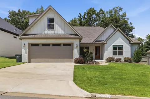 50 Corlay Dr, Little Rock, AR 72223