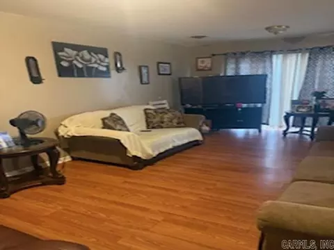 1611 Vaughn St, Pine Bluff, AR 71603 photo 3