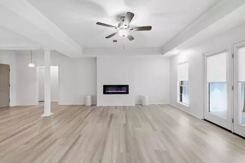 Living - 431 Bernard Dr, Conway, AR 72032 photo 2 of 6