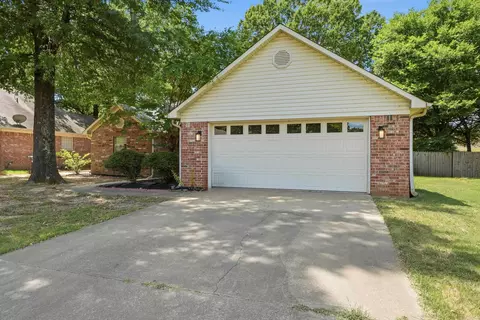 Exterior - 431 Bernard Dr, Conway, AR 72032 photo 3 of 10