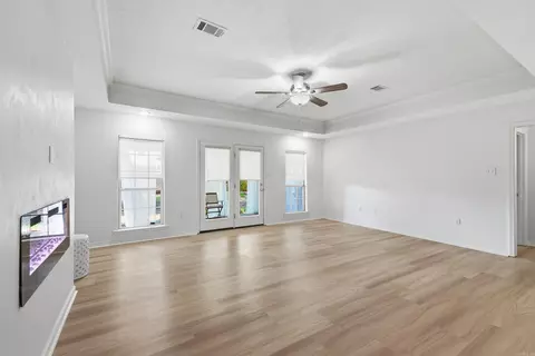 Living - 431 Bernard Dr, Conway, AR 72032 photo 1 of 6