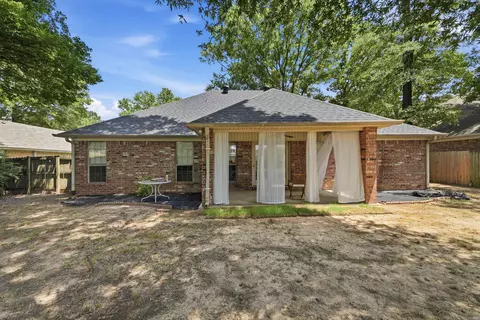 Exterior - 431 Bernard Dr, Conway, AR 72032 photo 8 of 10