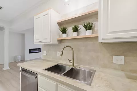 Kitchen - 431 Bernard Dr, Conway, AR 72032 photo 4 of 5