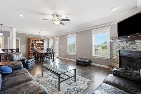 Living - 3 Corbin Cv, Greenbrier, AR 72058 photo 3 of 3