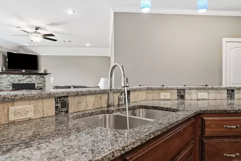 Kitchen - 3 Corbin Cv, Greenbrier, AR 72058 photo 2 of 4