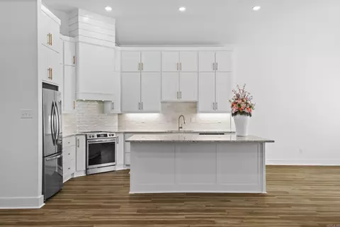 Kitchen - 105 Michael Dr, Beebe, AR 72012 photo 4 of 4