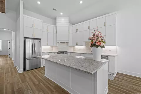 Kitchen - 105 Michael Dr, Beebe, AR 72012 photo 3 of 4