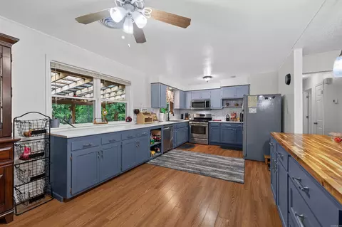 Kitchen - 621 Arrowhead Rd, Malvern, AR 72104 photo 3 of 4