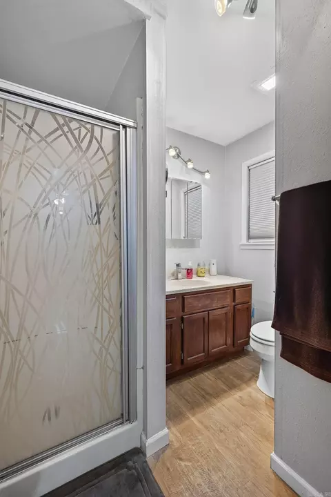 Bath - 621 Arrowhead Rd, Malvern, AR 72104 photo 1 of 3