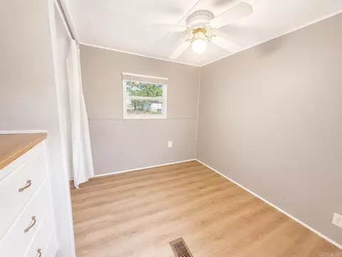 Bedroom - 5432 Point View Rd, Benton, AR 72019 photo 2 of 2