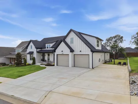 Exterior - 1735 Pearce Dr, Conway, AR 72034 photo 2 of 8