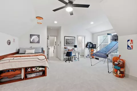 Bedroom - 1735 Pearce Dr, Conway, AR 72034 photo 3 of 4