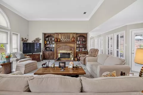 Living - 209 Morningside Dr, Bryant, AR 72022 photo 1 of 3