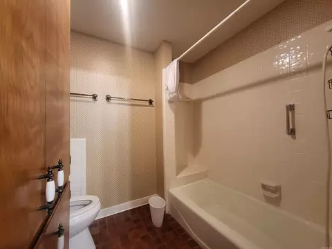 Bath - 9616 Alexander Rd, Mabelvale, AR 72103 photo 3 of 3