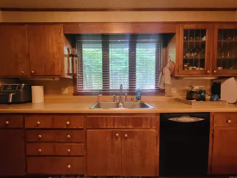 Kitchen - 9616 Alexander Rd, Mabelvale, AR 72103 photo 4 of 4
