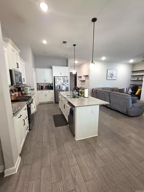 Kitchen - 2809 Whisker Way, Benton, AR 72015 photo 3 of 4