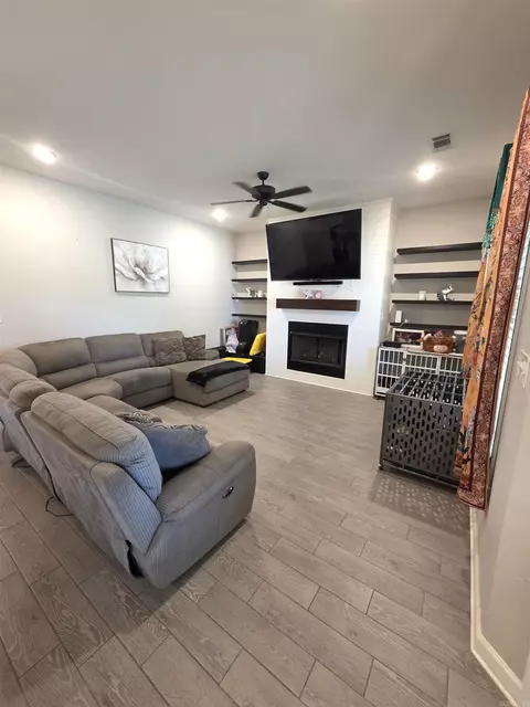 Living - 2809 Whisker Way, Benton, AR 72015 photo 1 of 1