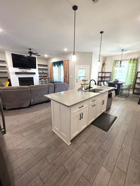 Kitchen - 2809 Whisker Way, Benton, AR 72015 photo 4 of 4