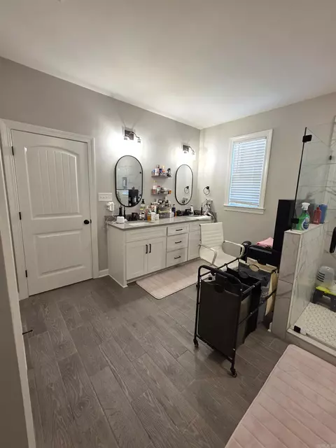 Bath - 2809 Whisker Way, Benton, AR 72015 photo 1 of 6
