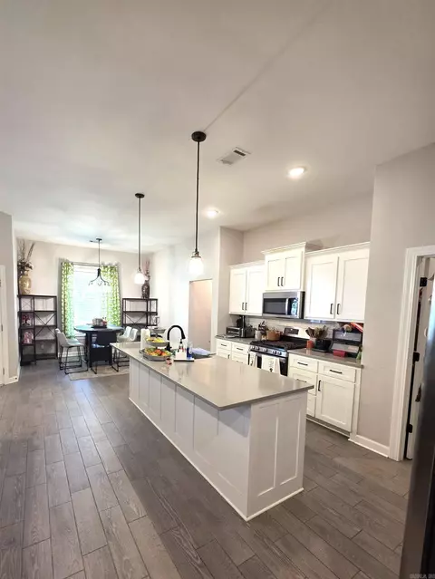 Kitchen - 2809 Whisker Way, Benton, AR 72015 photo 1 of 4
