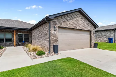 348 Turnberry Ct, Mountain Home, AR 72653
