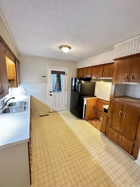 Kitchen - 417 Carson Dr, Benton, AR 72015 photo 2 of 4