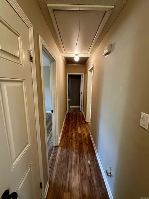 Entry Way - 417 Carson Dr, Benton, AR 72015 photo 1 of 1