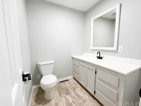 Bath - 420 Brewer St, Thayer, MO 65791 photo 4 of 4