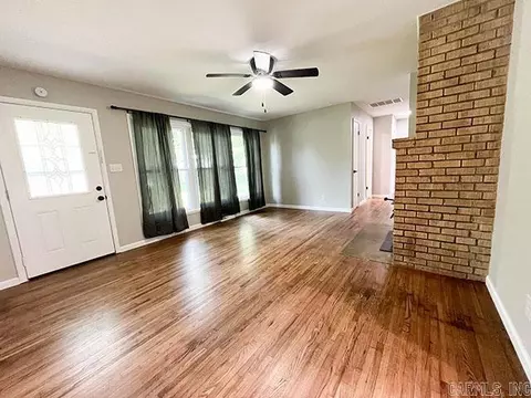 Living - 420 Brewer St, Thayer, MO 65791 photo 3 of 6