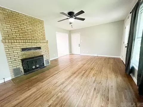 Living - 420 Brewer St, Thayer, MO 65791 photo 6 of 6
