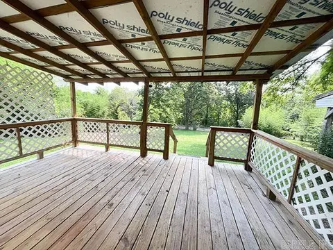 Exterior - 420 Brewer St, Thayer, MO 65791 photo 2 of 6