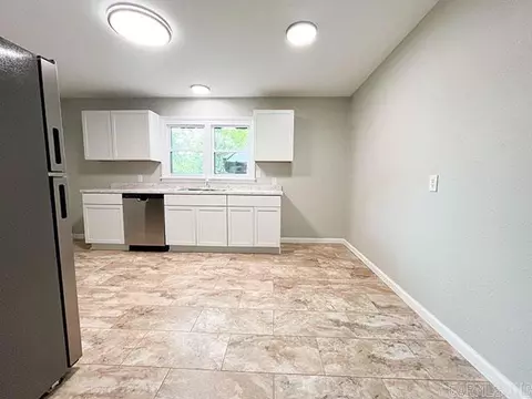 Kitchen - 420 Brewer St, Thayer, MO 65791 photo 1 of 6