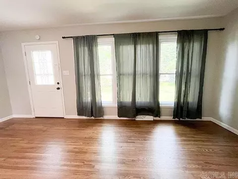 Living - 420 Brewer St, Thayer, MO 65791 photo 4 of 6