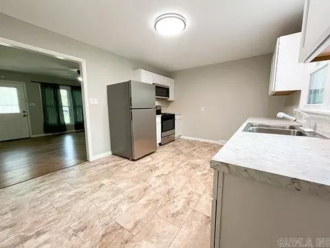 Kitchen - 420 Brewer St, Thayer, MO 65791 photo 2 of 6