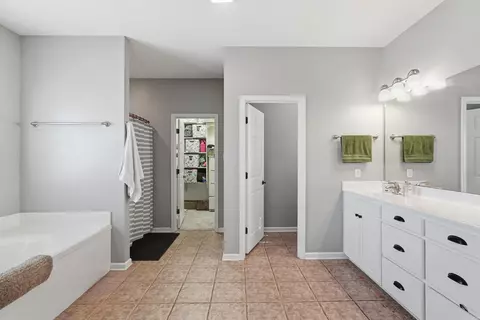 Entry Way - 1320 Andy Dr, Conway, AR 72034 photo 3 of 4