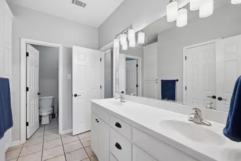 Bath - 1320 Andy Dr, Conway, AR 72034 photo 4 of 6