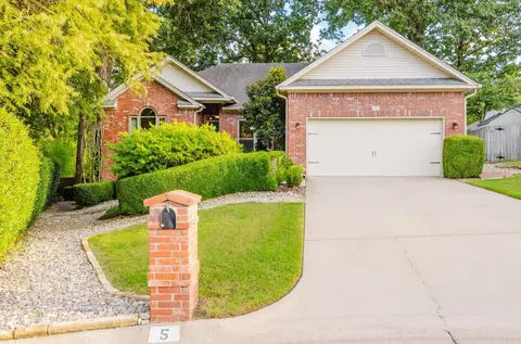 5 Woodbrook Ct, Little Rock, AR 72211