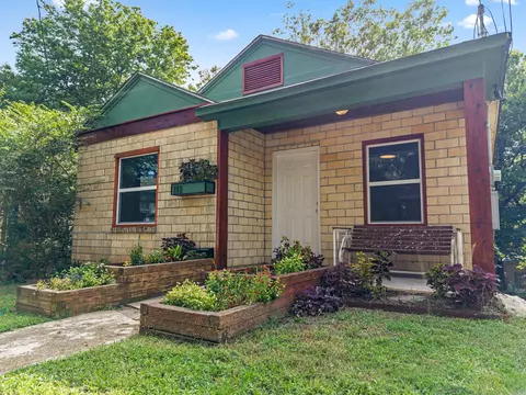 111 Greenway St, Hot Springs National Park, AR 71901