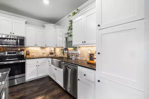 Kitchen - 72 Cimarron Cir, Cabot, AR 72023 photo 3 of 5