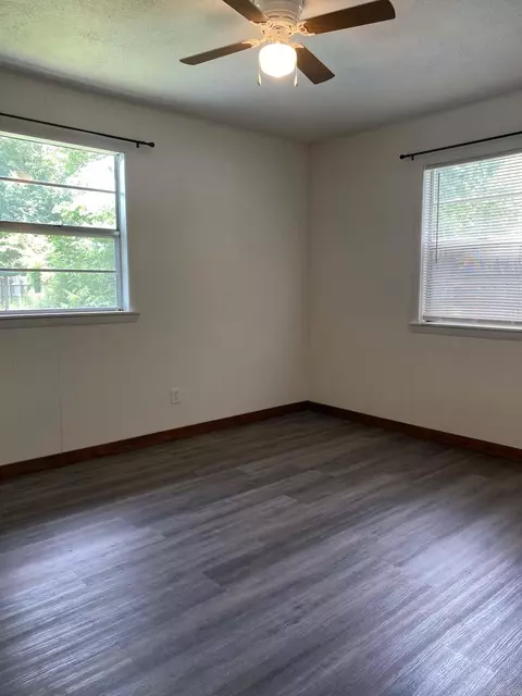 Bedroom - 1304 Hickory Ave, Mena, AR 71953 photo 5 of 9