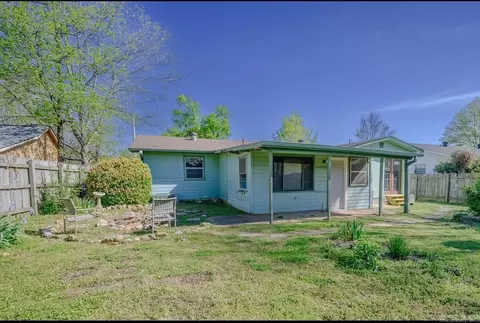 Exterior - 1304 Hickory Ave, Mena, AR 71953 photo 3 of 3