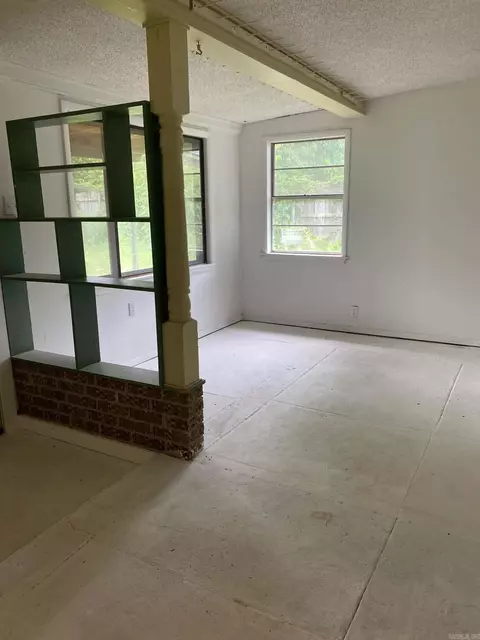 Living - 1304 Hickory Ave, Mena, AR 71953 photo 6 of 6