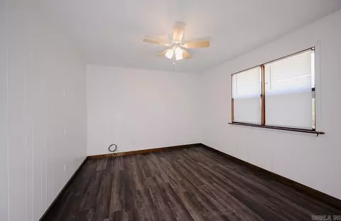 Bedroom - 1304 Hickory Ave, Mena, AR 71953 photo 7 of 9