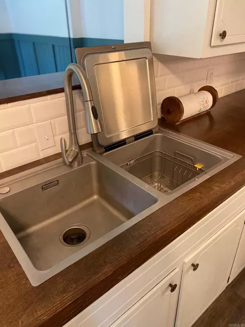 Kitchen - 1304 Hickory Ave, Mena, AR 71953 photo 3 of 3
