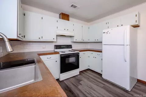 Kitchen - 1304 Hickory Ave, Mena, AR 71953 photo 1 of 3