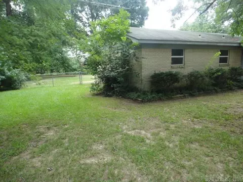 Exterior - 801 W Iowa St, Beebe, AR 72012 photo 1 of 3