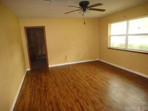 Living - 801 W Iowa St, Beebe, AR 72012 photo 2 of 2