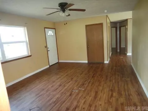 Living - 801 W Iowa St, Beebe, AR 72012 photo 1 of 2